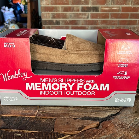 Wembley brown men’s slippers with memory foam size 8-9 new in original box - Picture 1 of 6